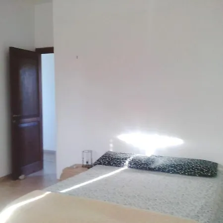 House With 2 Bedrooms In Campofilone With Furnished Garden 3 Km From The Beach *
